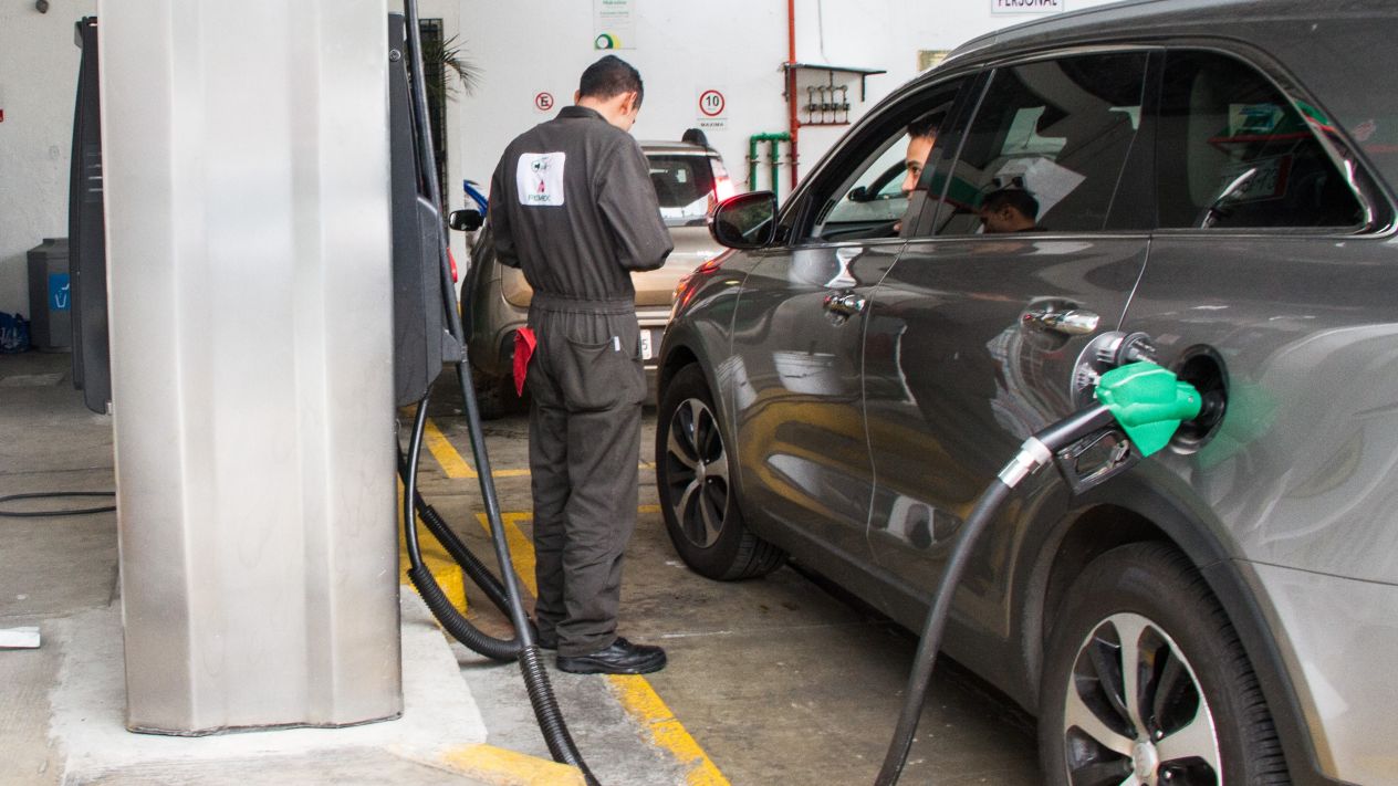 México pone sobre la mesa prohibir el efectivo al pagar gasolina y casetas en carreteras